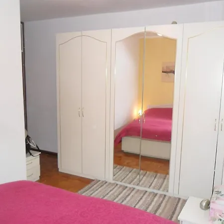 Skradinska 1 *